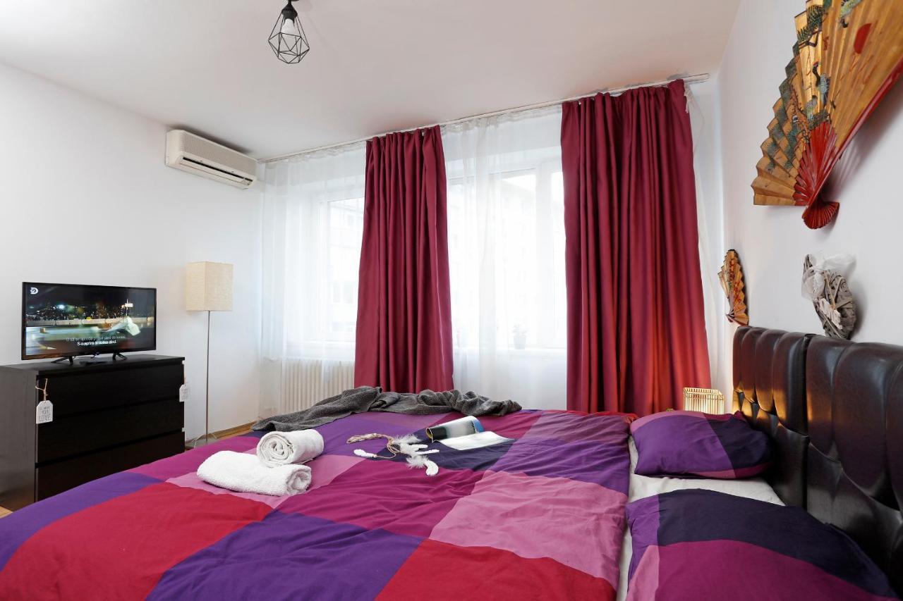 Central Apartment Very Close To Old City 布加勒斯特 外观 照片