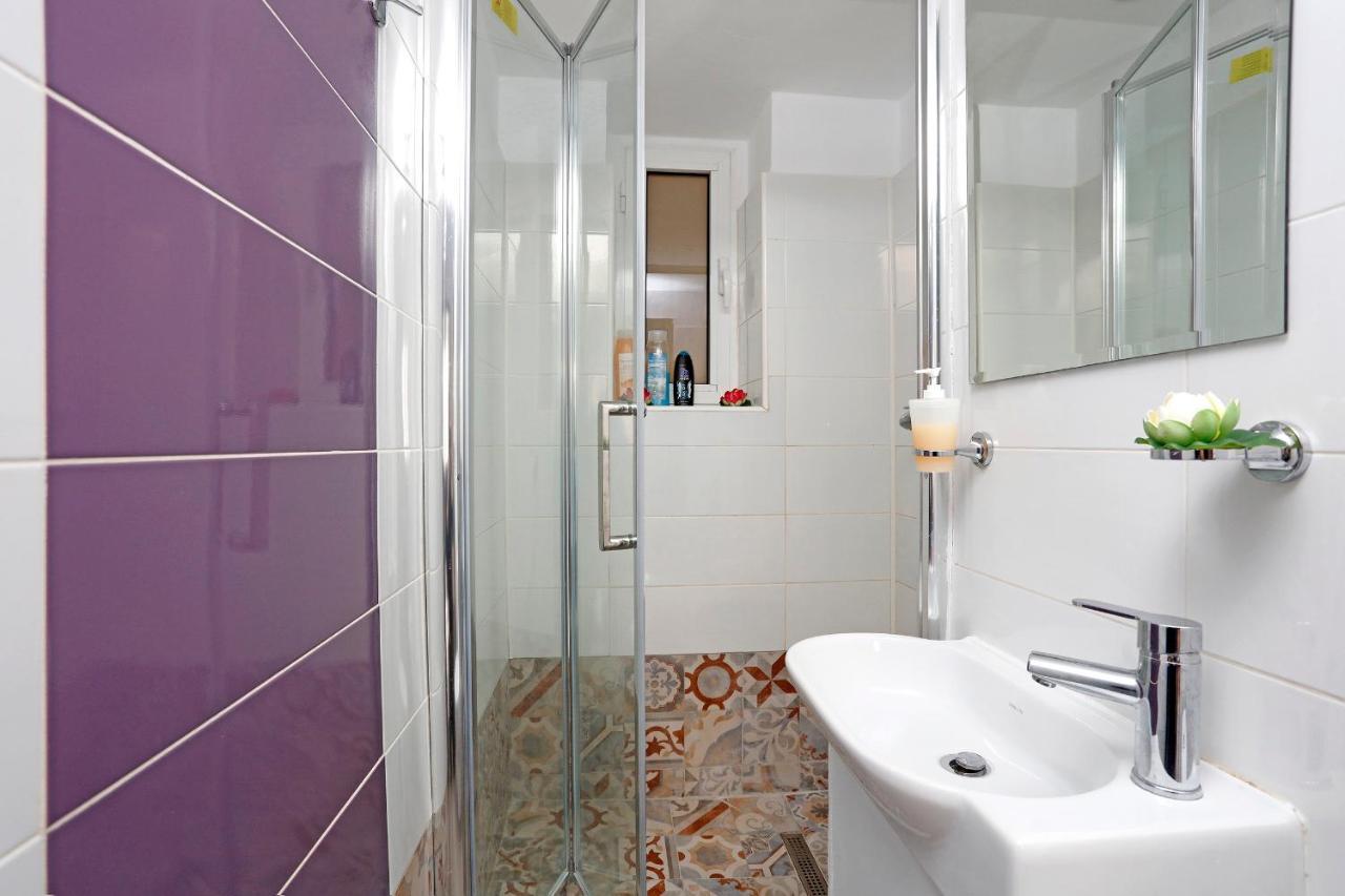 Central Apartment Very Close To Old City 布加勒斯特 外观 照片