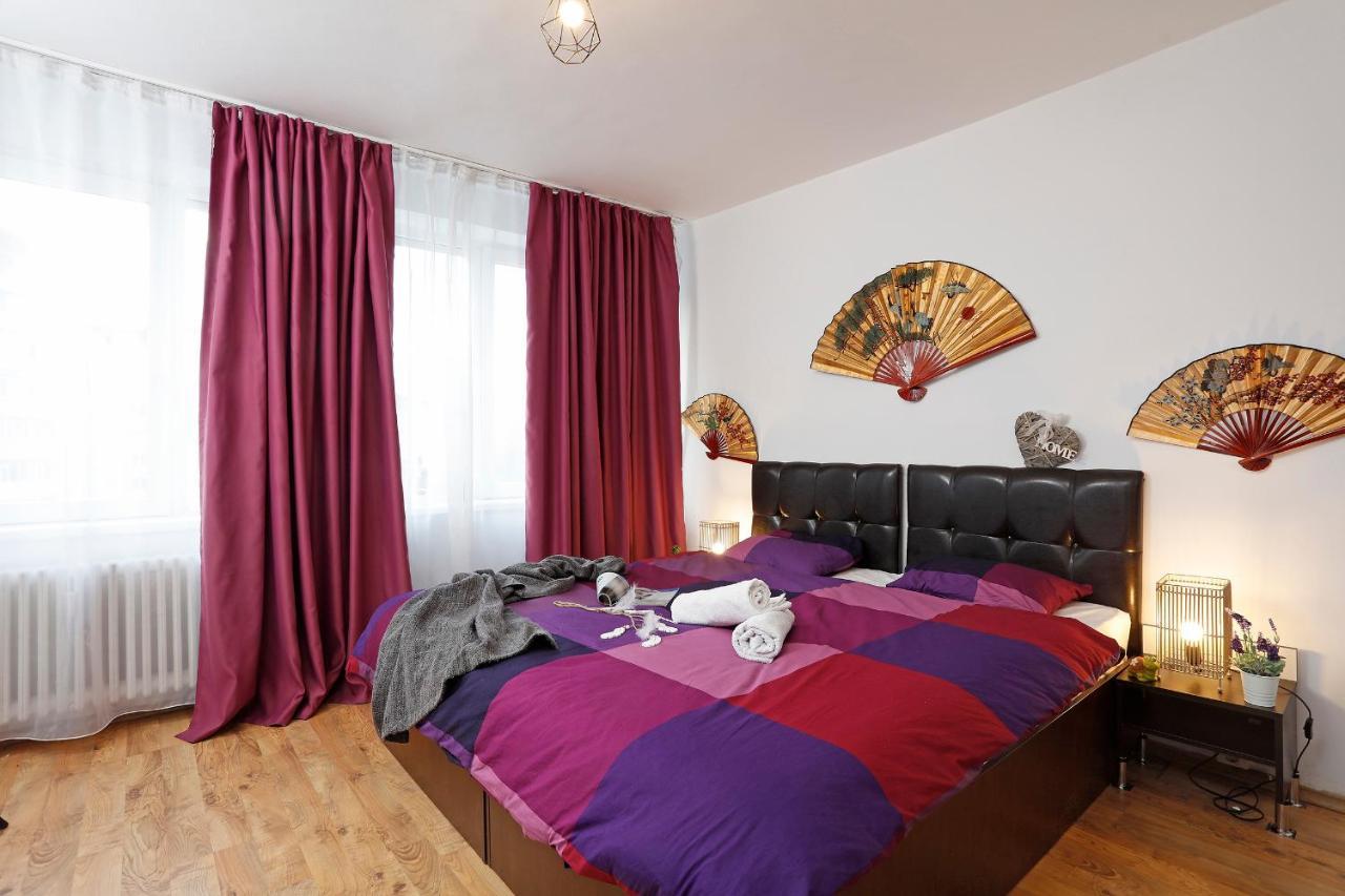 Central Apartment Very Close To Old City 布加勒斯特 外观 照片