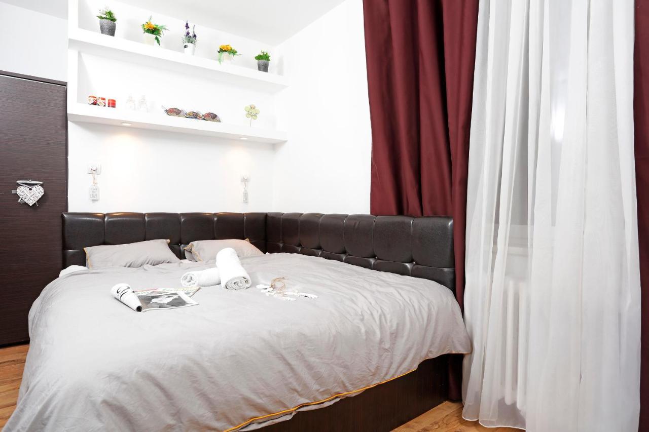 Central Apartment Very Close To Old City 布加勒斯特 外观 照片