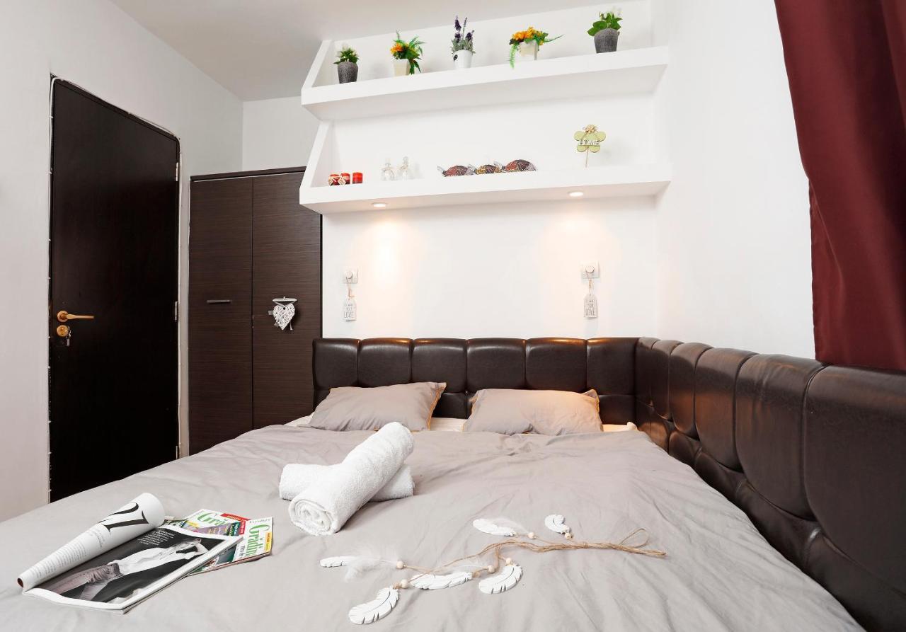 Central Apartment Very Close To Old City 布加勒斯特 外观 照片