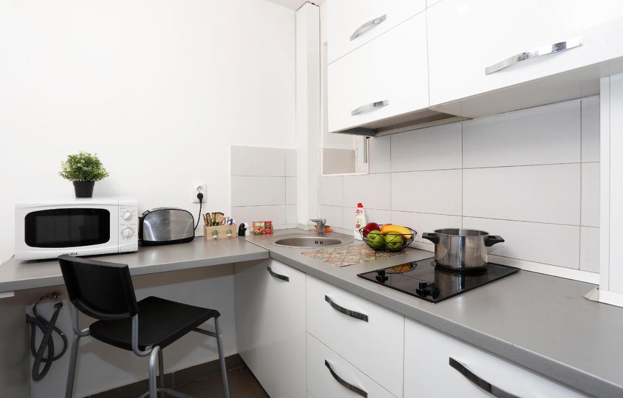 Central Apartment Very Close To Old City 布加勒斯特 外观 照片